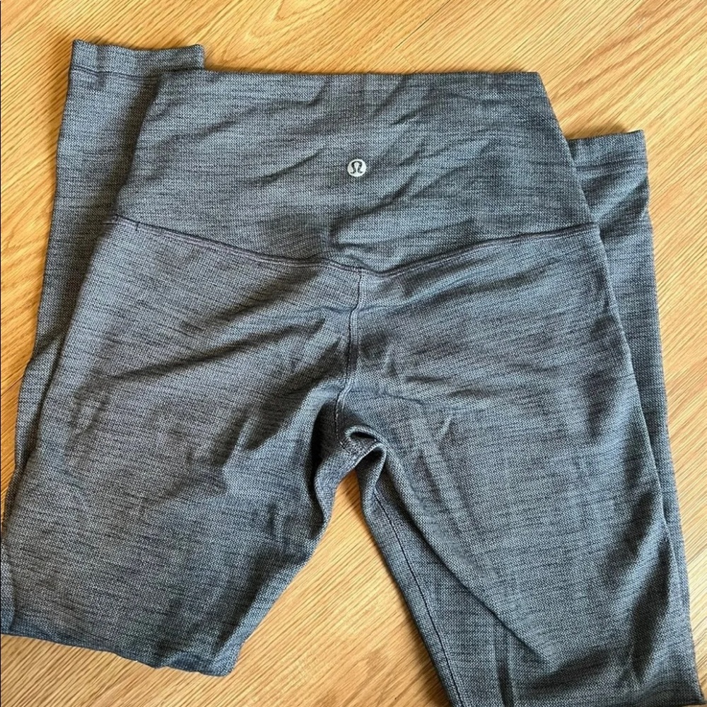 Lululemon gray aligns 25”